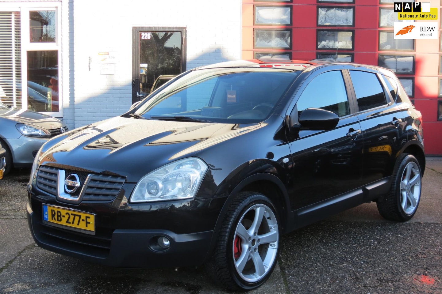 Nissan Qashqai - 2.0 dCi Tekna Premium 4WD 2.0 dCi Tekna Premium 4WD, LEDER, PANO, CAMERA - AutoWereld.nl