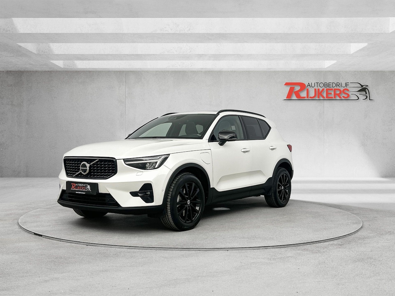 Volvo XC40 - 1.5 T5 Plug-in Hybrid Plus Dark 263pk,Panodak,Elektr Trekhaak,360Camera,ACC,Blis,Keyles,Cl - AutoWereld.nl