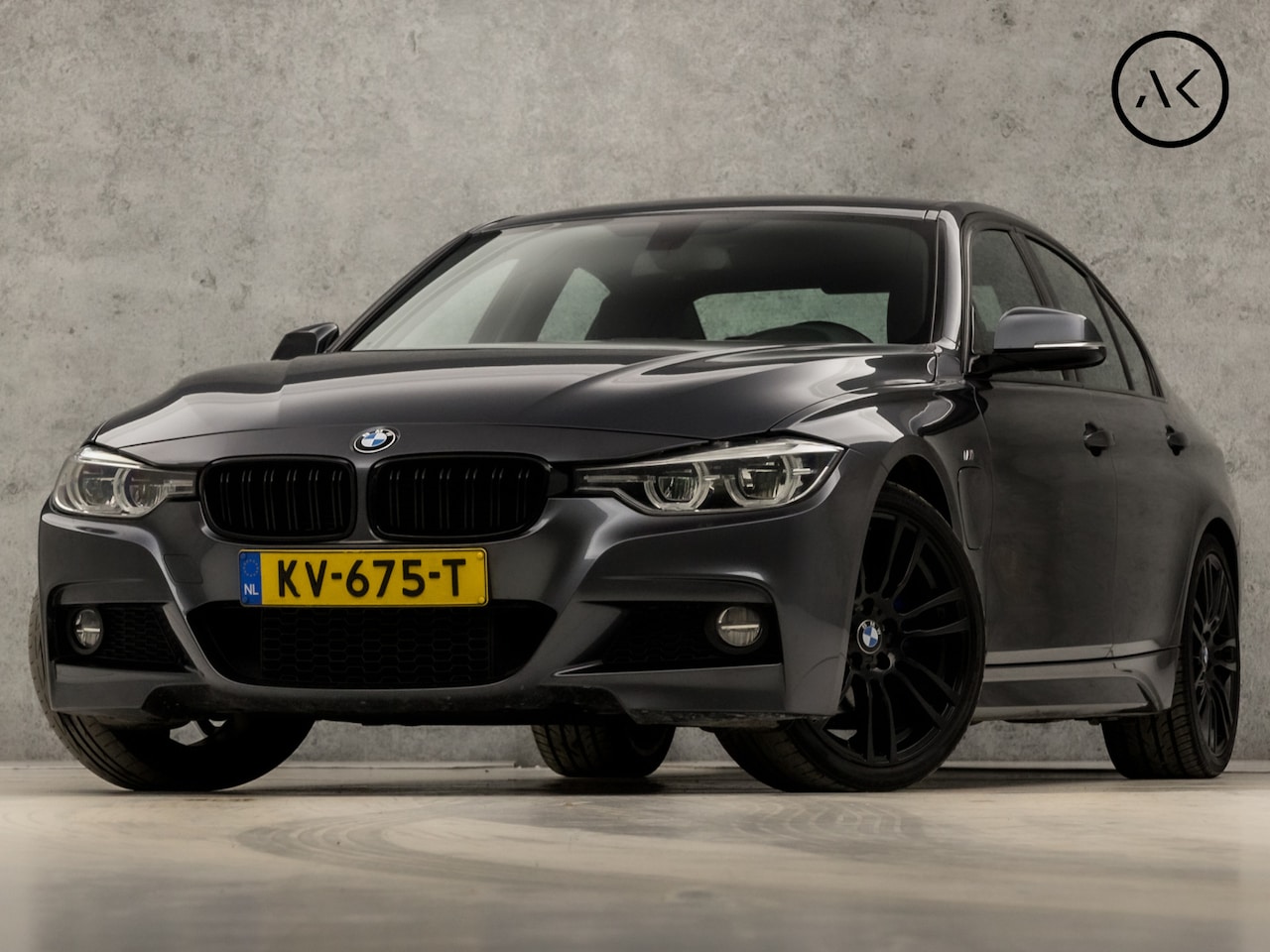 BMW 3-serie - 330e M Sport High Executive 184Pk Automaat (GROOT NAVI, M PAKKET, STOELVERWARMING, LEDEREN - AutoWereld.nl