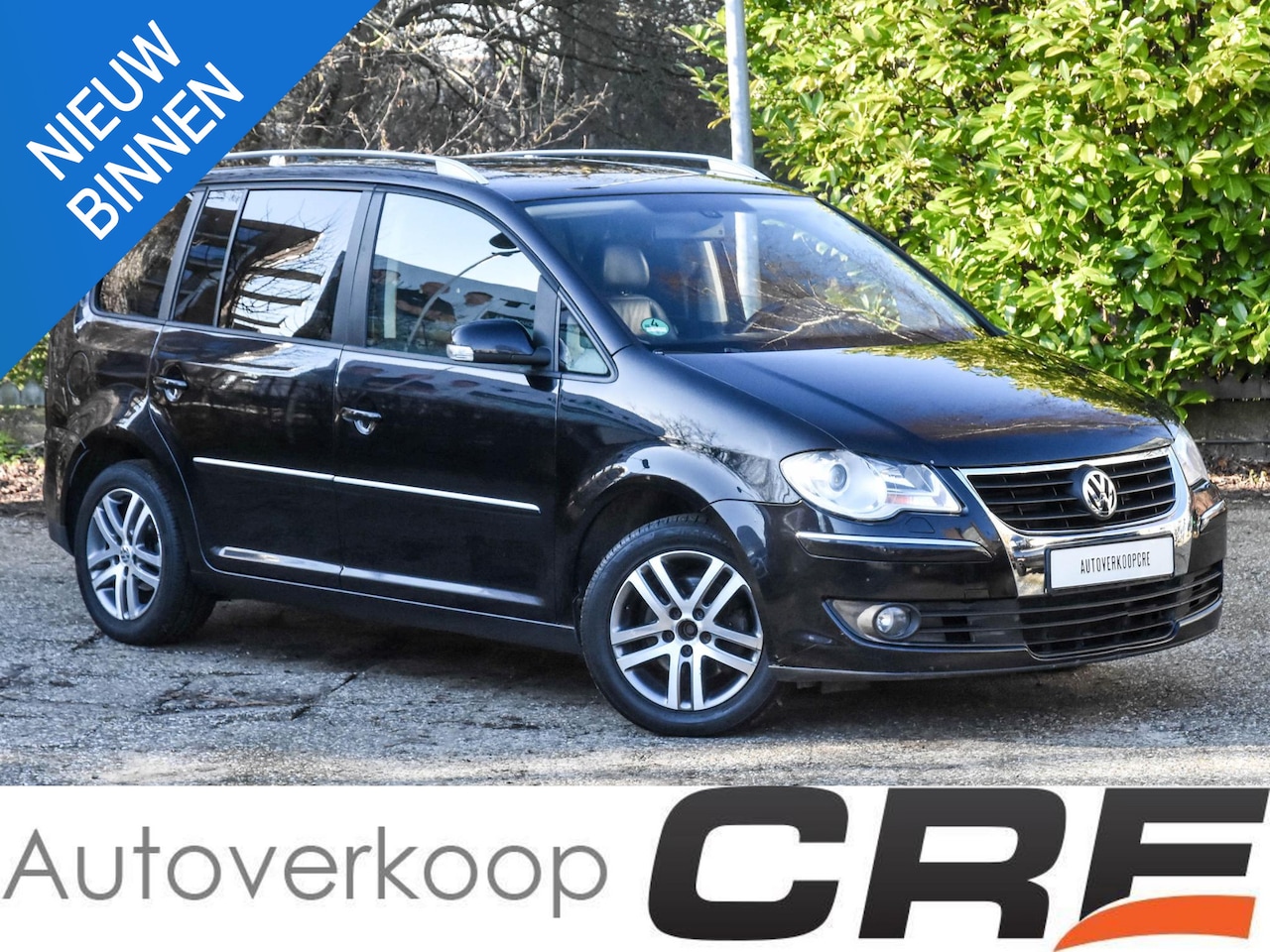 Volkswagen Touran - 1.4 TSI Highline automaat / zwart leer / stoelverwarming / schuifdak / cruise control / pr - AutoWereld.nl