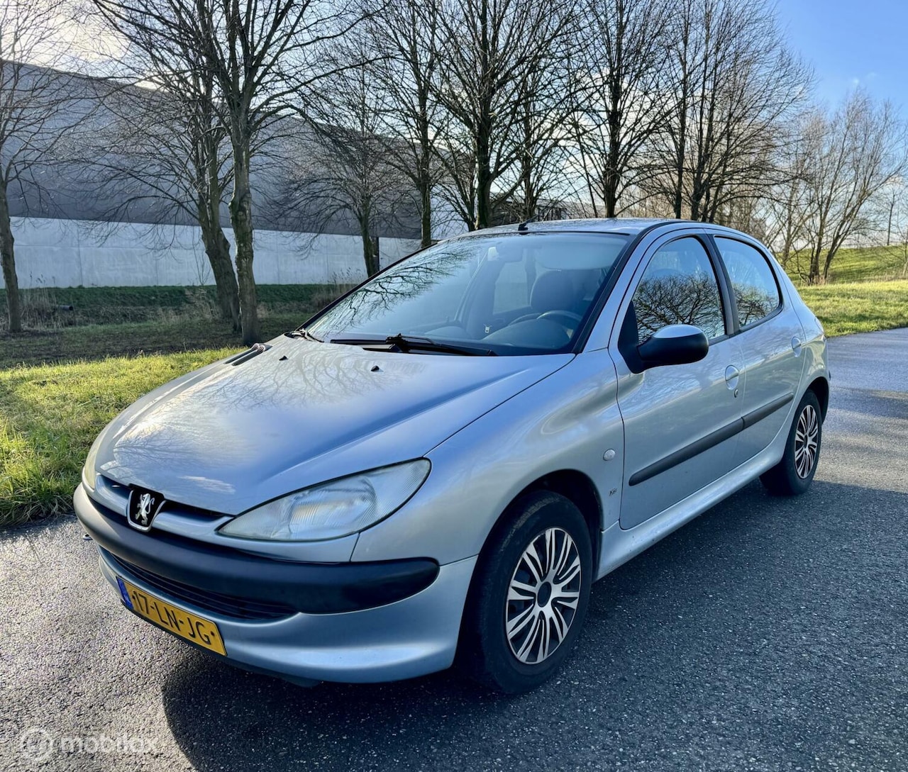 Peugeot 206 - 1.4 X-line*AUTOMAAT*DISTRIBUTIE VV*GROOT SCHERM - AutoWereld.nl