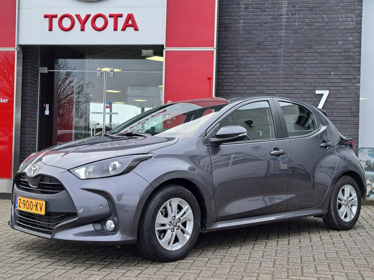 Toyota Yaris - 1.5 Hybrid 115 Active APPLE CAR PLAY/ANDROID AUTO CAMERA MISTLAMPEN - AutoWereld.nl