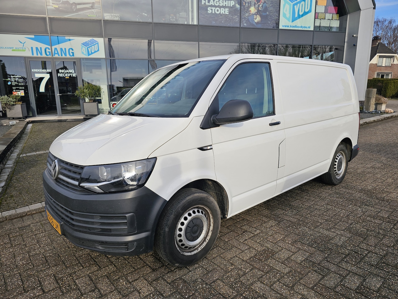 Volkswagen Transporter - 2.0 TDI L1H1 Comfortline * NAP * Eerste Eigenaar * Navi * Trekhaak * - AutoWereld.nl