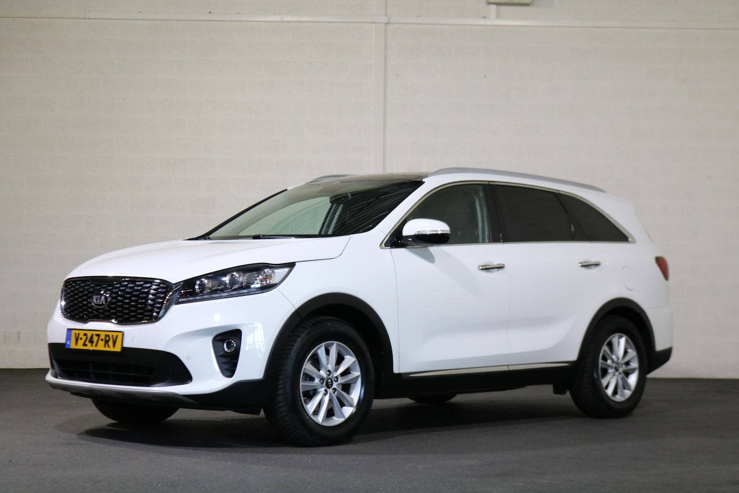 Kia Sorento - 2.2 CRDI 200pk Dynamic Automaat Grijs Kenteken - AutoWereld.nl