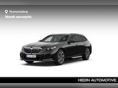 BMW i5 Touring - eDrive40 | M-Sport | 19'' | Driv. Ass. Plus | Driv. Ass. | Adapt. LED | Camera | Getint gl