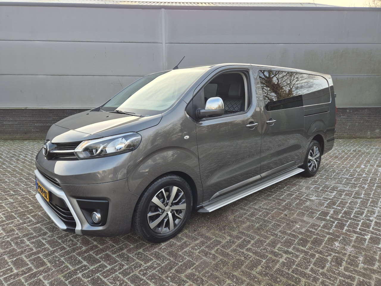 Toyota PROACE Long Worker - 2.0 D-4D Professional DC Black Platinum Edition - AutoWereld.nl