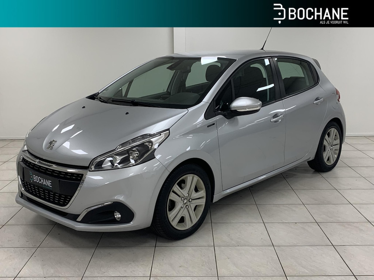 Peugeot 208 - 1.2 PureTech 82 Signature | 5-Deurs | Trekhaak - AutoWereld.nl