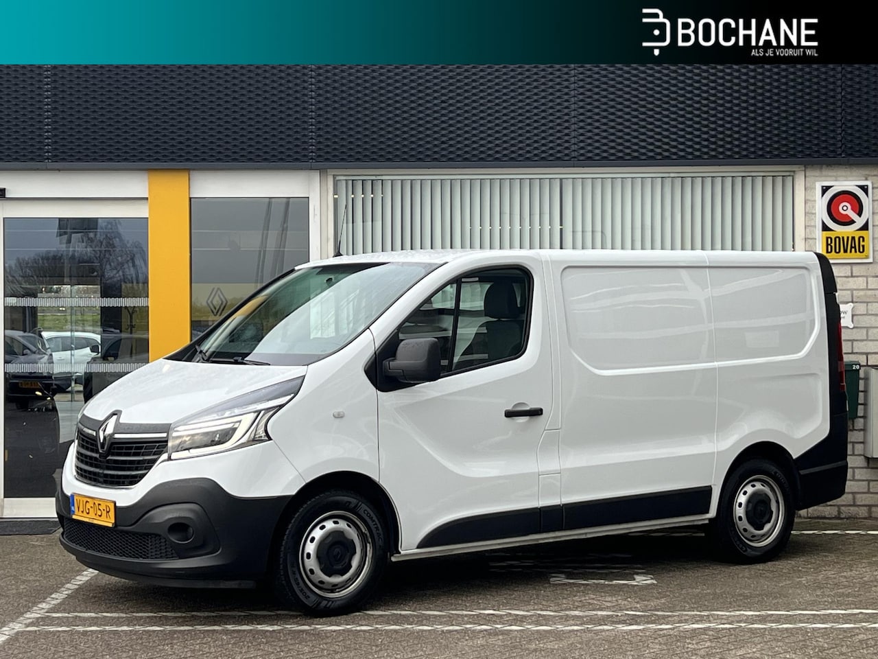 Renault Trafic - 2.0 dCi 120 T27 L1H1 Comfort | Trekhaak | Navigatie | DAB | Cruise Control | Parkeersensor - AutoWereld.nl