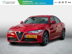 Alfa Romeo Giulia - 2.0T Super | Leder | Xenon | 19"| Apple Carplay | Camera | PDC | Stoel&Stuur Verwarming |