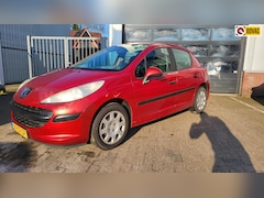 Peugeot 207 - 1.4-16V XR 140.000 km