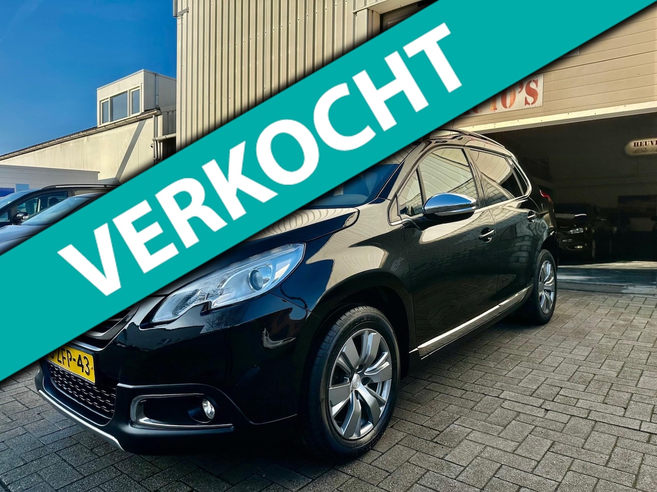 Peugeot 2008 - 1.2 PureTech Allure|CLIMA|NAVI|PANO|PDC - AutoWereld.nl