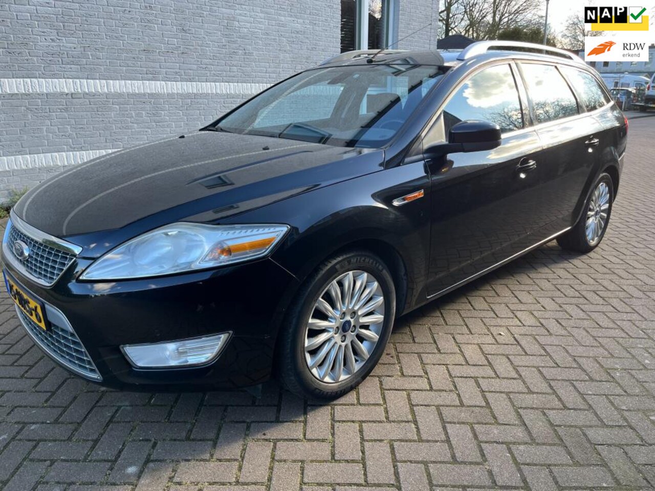 Ford Mondeo Wagon - 2.5-20V Titanium 2.5-20V Titanium - AutoWereld.nl