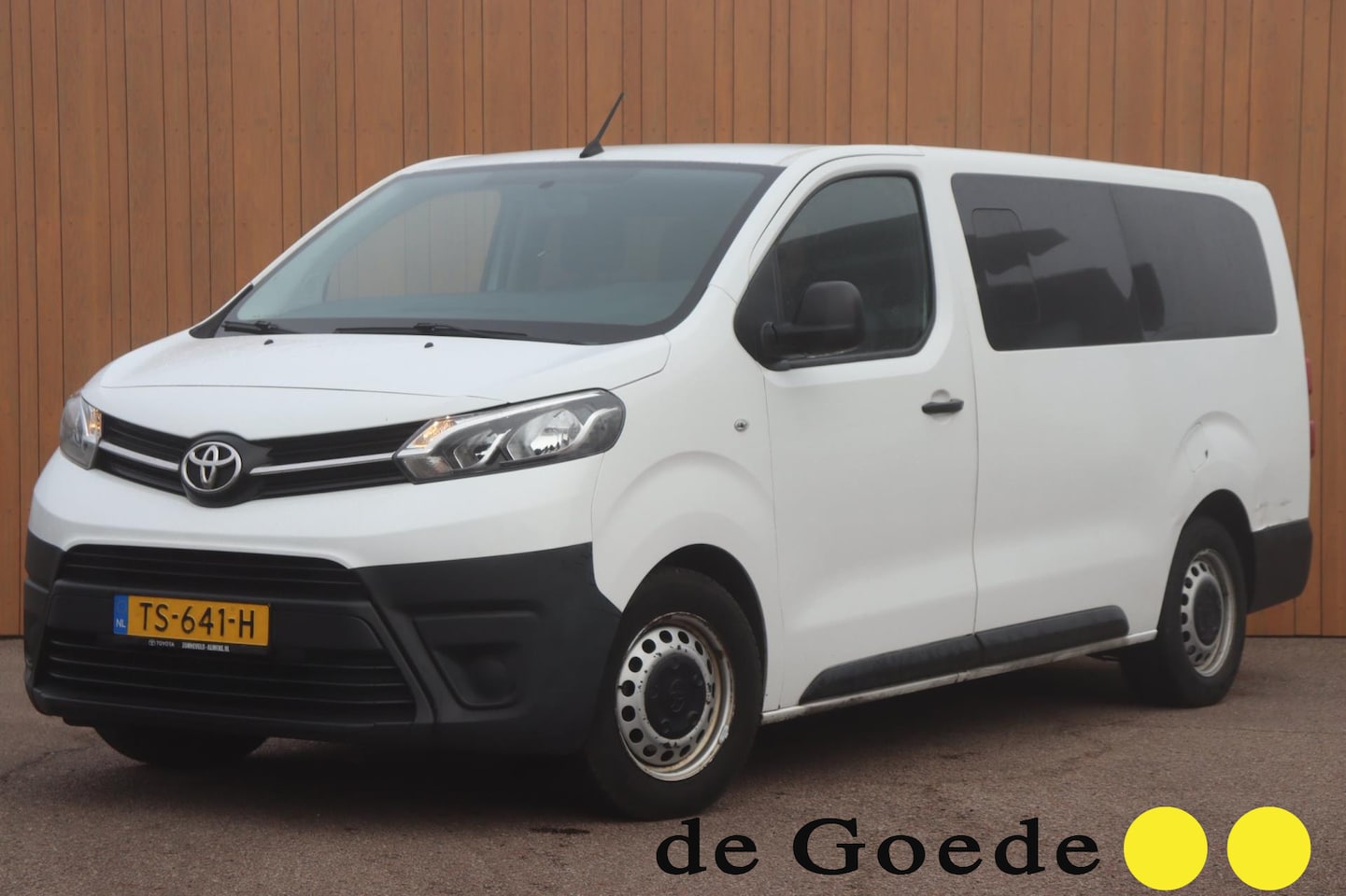 Toyota ProAce Shuttle - 1.5 D-4D Cool Comfort Long 7029,- netto 9-persoons - AutoWereld.nl