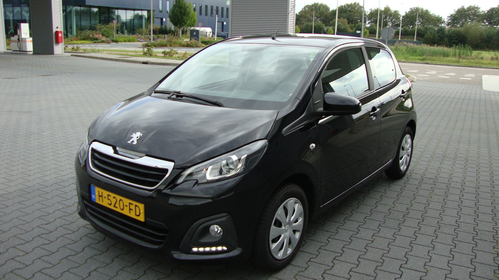 Peugeot 108 - 1.0 e-VTi 72pk 5D Active - AutoWereld.nl