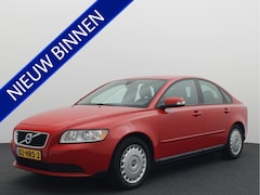 Volvo S40 - 2.4 Kinetic 5 CILINDER / AUTOMAAT / AIRCO / CRUISE / ELEK RAMEN / NL-AUTO