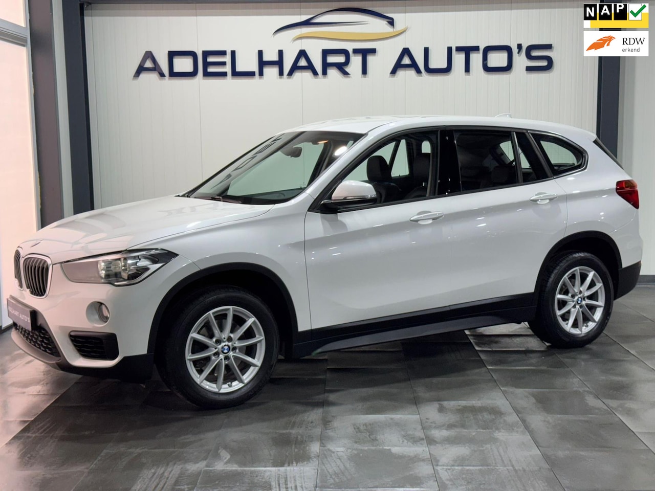 BMW X1 - SDrive18i Executive / Navigatie full map / Full Lederen interieur / Climate control / etc. - AutoWereld.nl