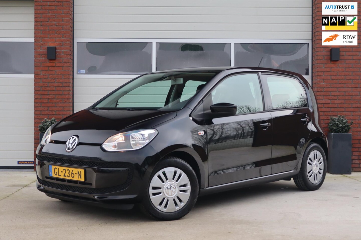 Volkswagen Up! - 1.0 move up! BlueMotion 5-deurs - Airconditioning - 2e eigenaar - Elektrische ramen - NL A - AutoWereld.nl