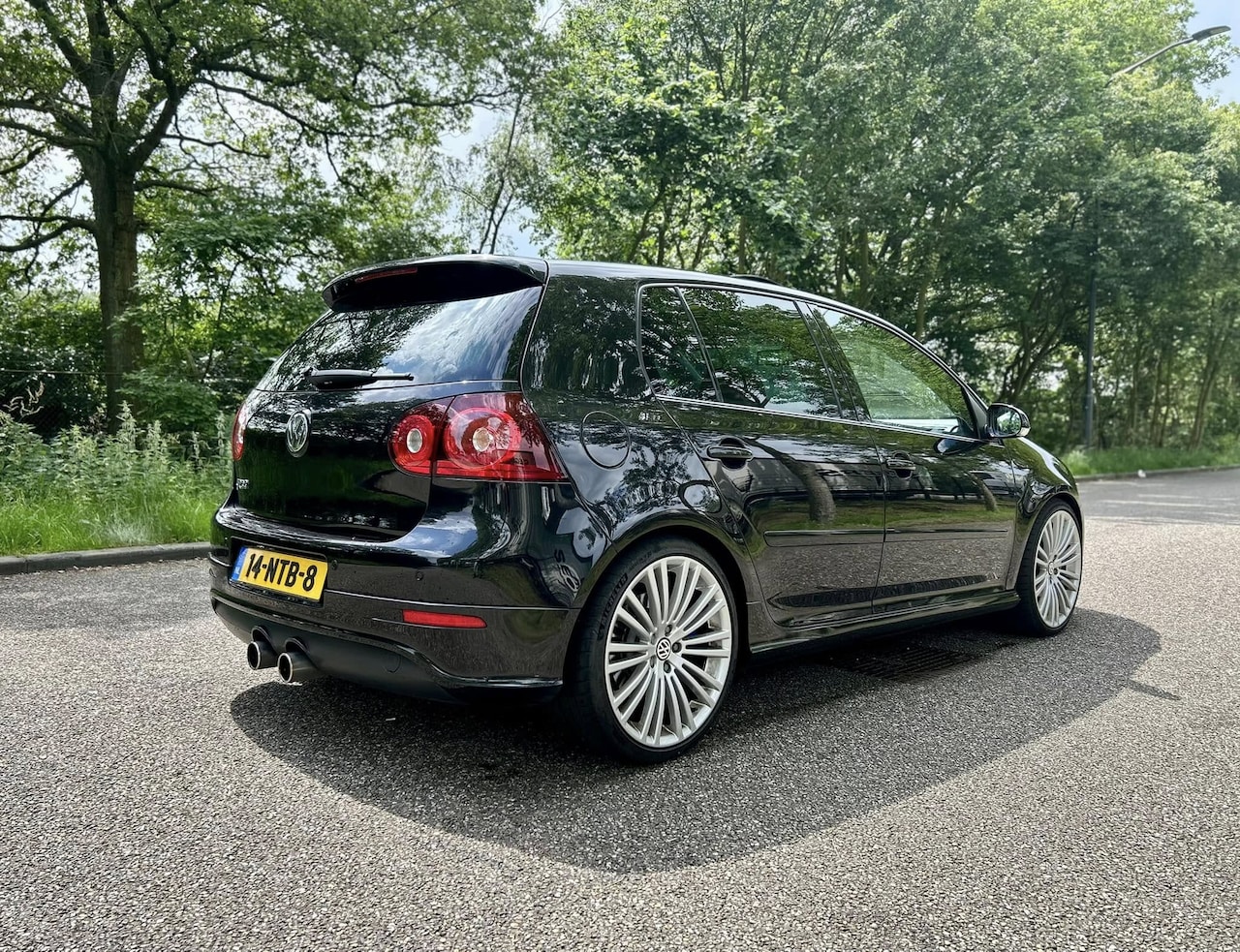 Volkswagen Golf - 3.2 R32 4Motion All-wheel drive voor ultieme grip en handeling - AutoWereld.nl