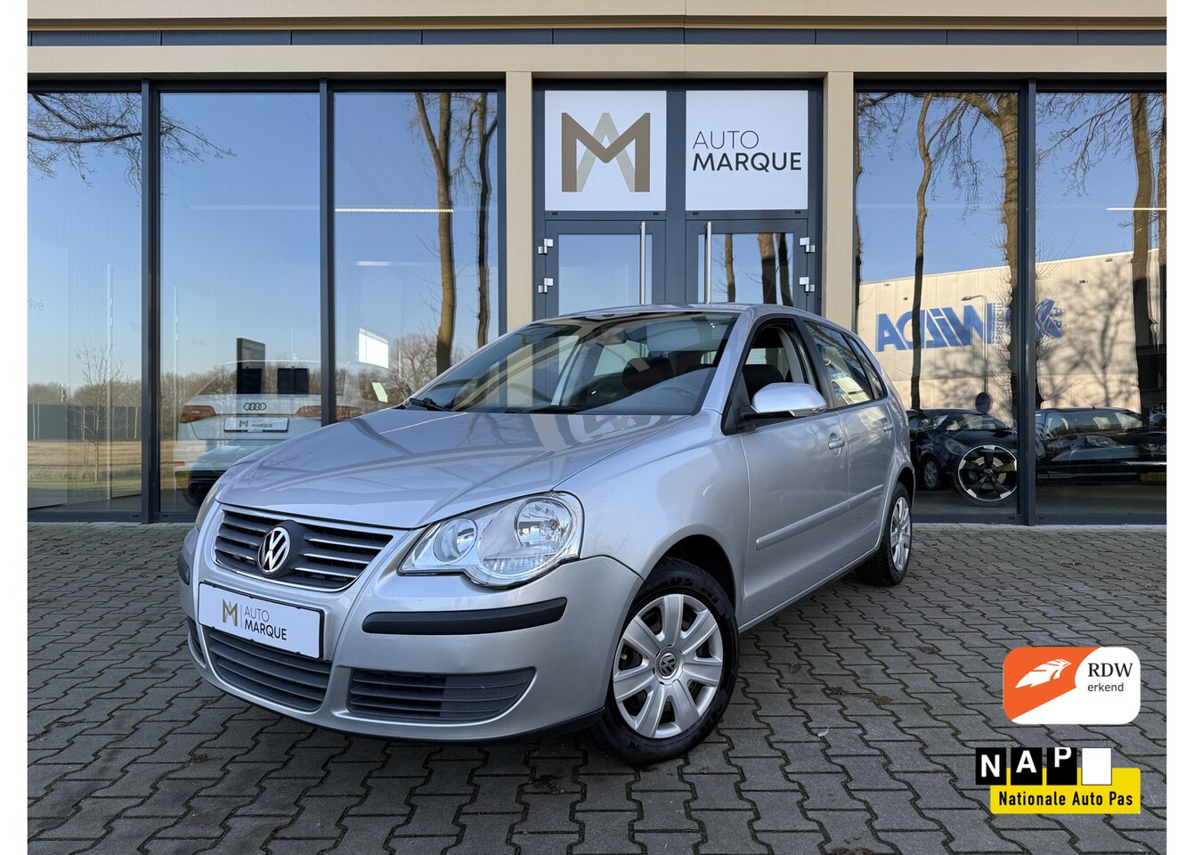 Volkswagen Polo - 1.4-16V 81PK 5-Deurs | Comfortline | Airco | Nieuwe APK | Cruise Control | Radio | *LET OP - AutoWereld.nl