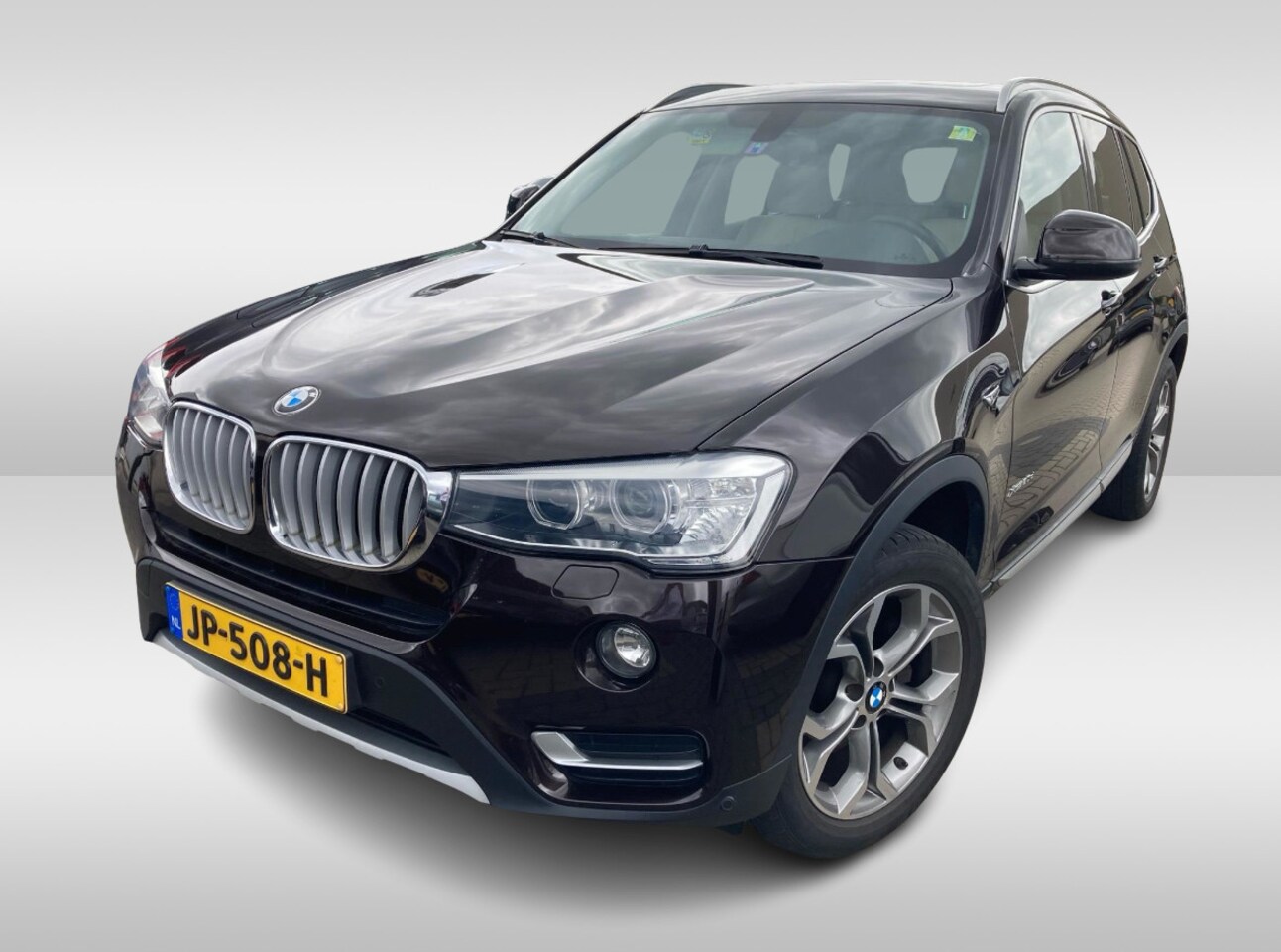 BMW X3 - xDrive20d High Exe. xLine / Trekhaak / Panoramadak / Camera / Leder / Navigatie / Stoelver - AutoWereld.nl