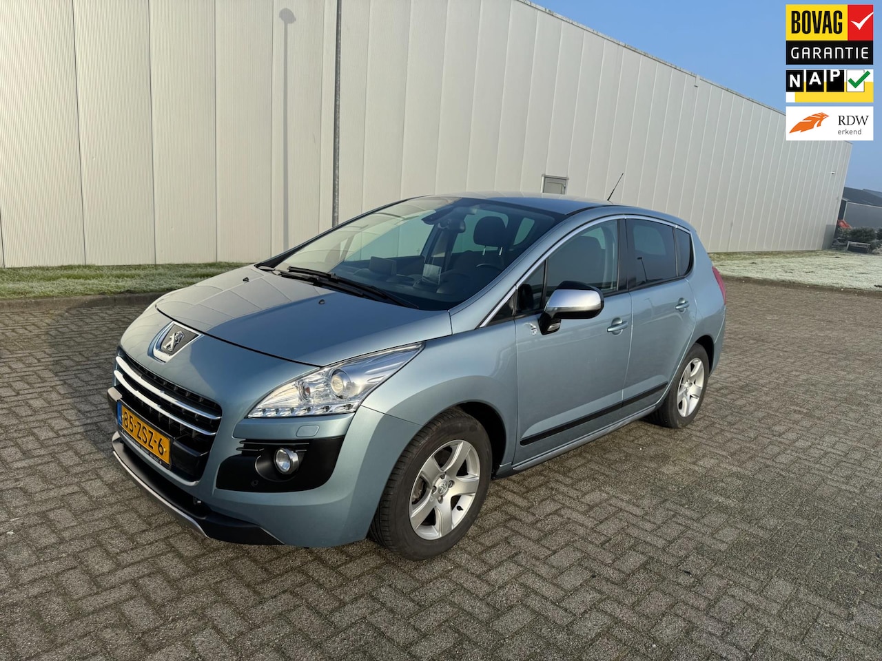 Peugeot 3008 - 2.0 HDiF HYbrid4 Blue Lease 2.0 HDiF HYbrid4 Blue Lease , automaat , trekhaak - AutoWereld.nl