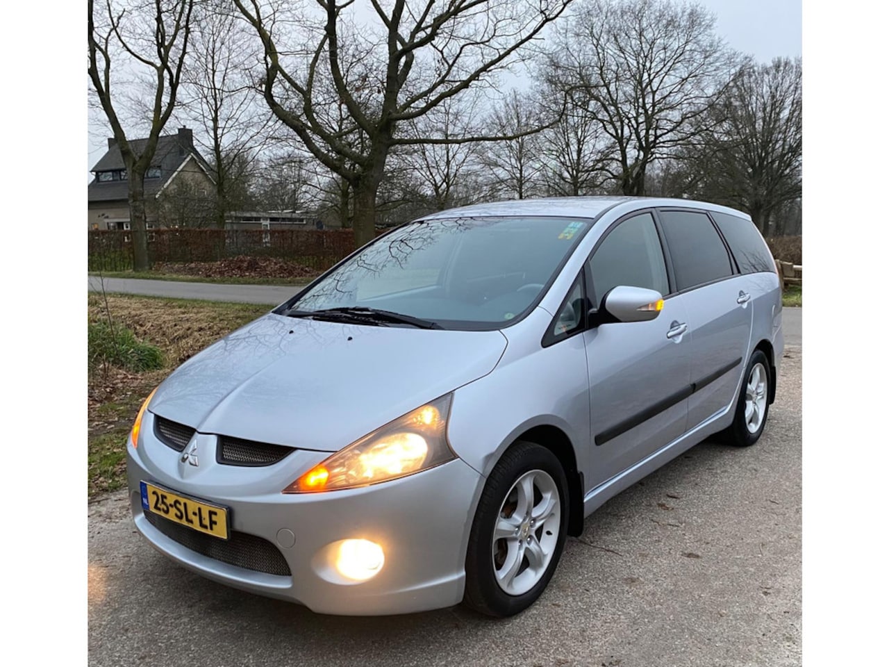 Mitsubishi Grandis - 2.4-16V Intense 2.4-16V Intense - AutoWereld.nl