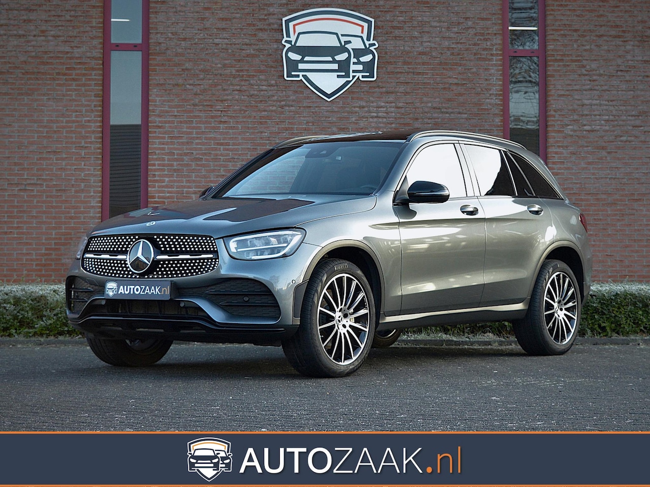 Mercedes-Benz GLC-klasse - 300e 4MATIC AMG | Panoramadak - AutoWereld.nl