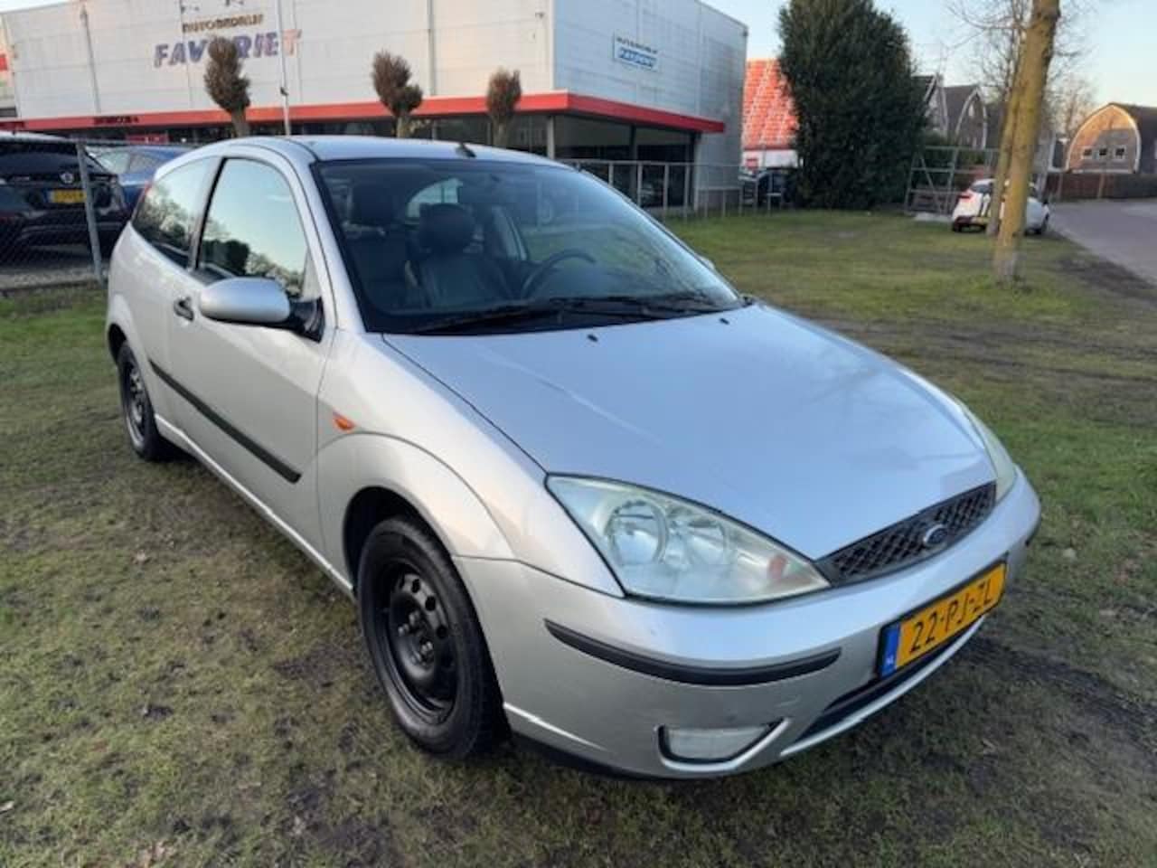 Ford Focus - 1.6-16V FUTURA/LEER/CLIMA/NIEUWE APK - AutoWereld.nl