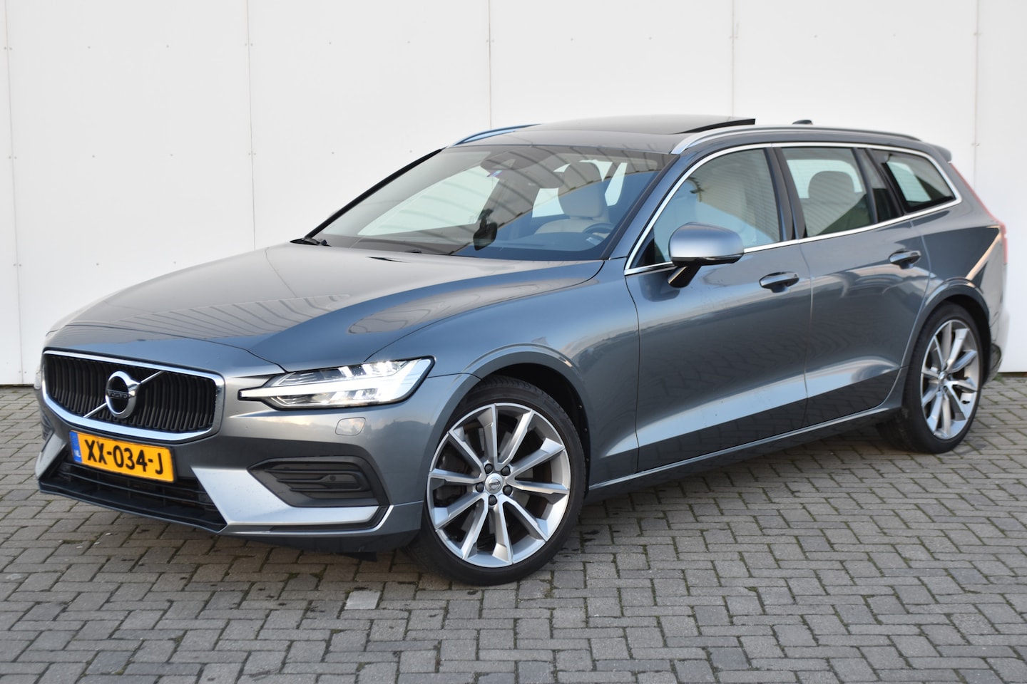 Volvo V60 - 2.0 T5 Momentum 2.0 T5 Momentum - AutoWereld.nl