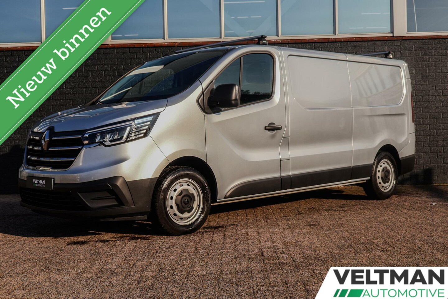 Renault Trafic - bestel 2.0 dCi 110 T30 L2H1 Générique CRUISE PDC - AutoWereld.nl