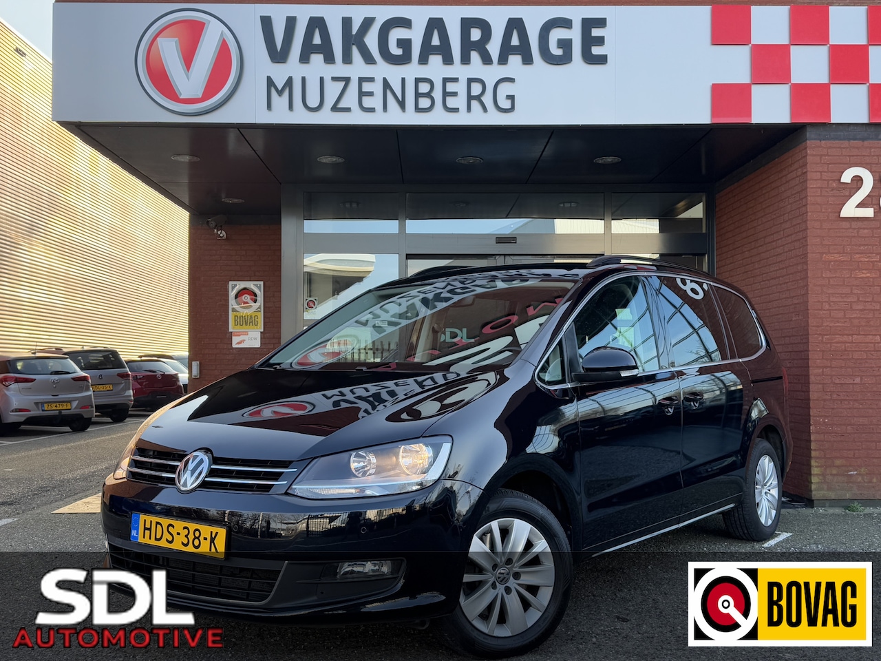 Volkswagen Sharan - 1.4 TSI 7P. Exclusive Series // LED // NAVI // PDC // CLIMA // STOELVERWARMING // - AutoWereld.nl