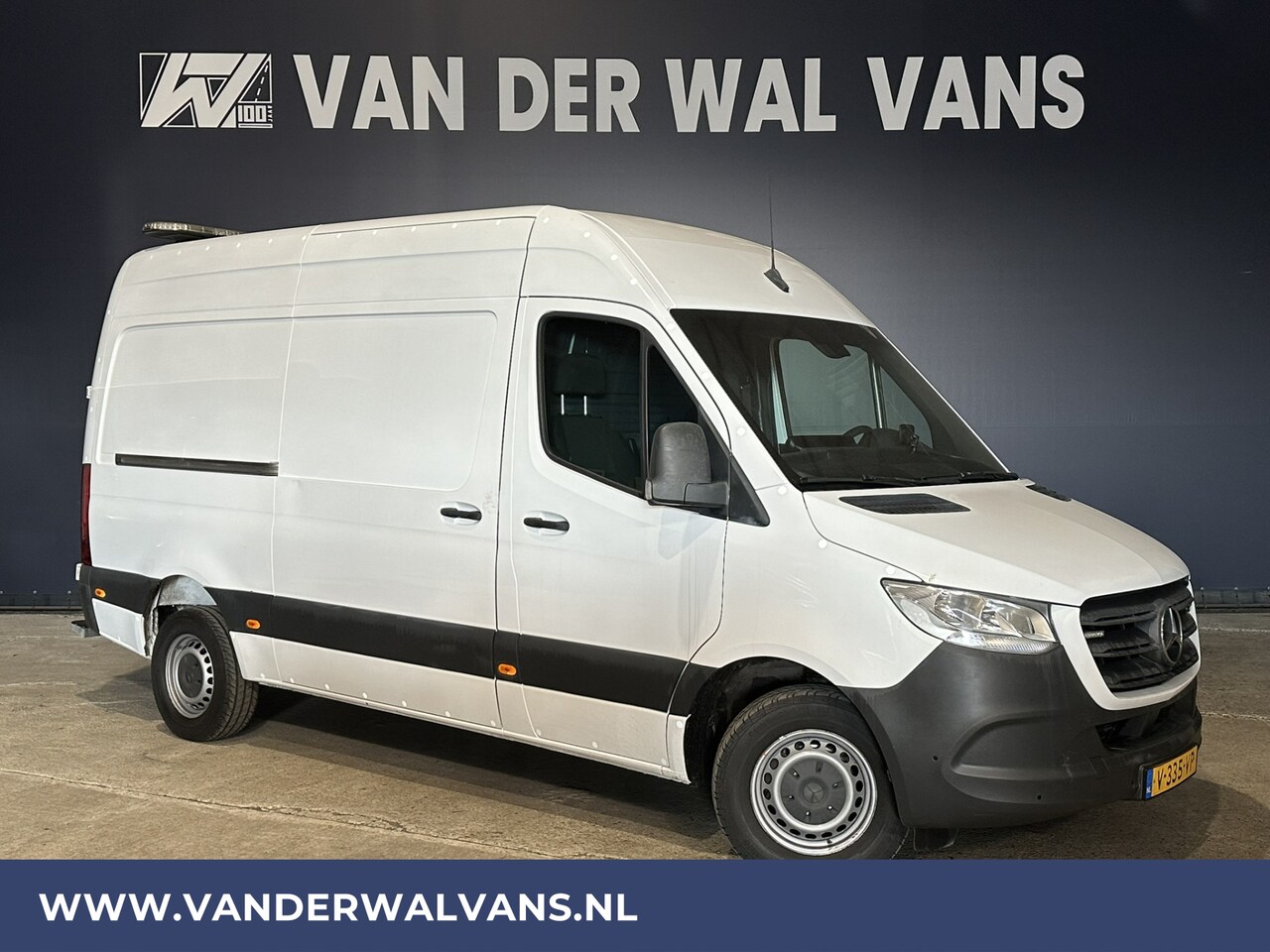 Mercedes-Benz Sprinter - 316 CDI 164pk 3500kg Trekhaak L2H2 Euro6 Airco | Camera | Apple Carplay Android Auto, Crui - AutoWereld.nl