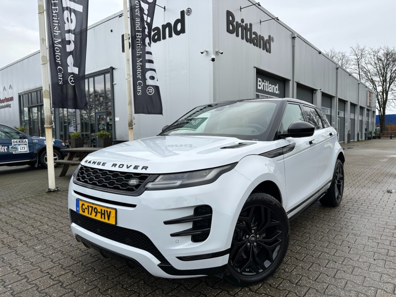 Land Rover Range Rover Evoque - 2.0 P200 AWD R-Dynamic bj2019 *Pano *Leer *trekhaak - AutoWereld.nl