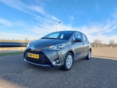 Toyota Yaris - 1.5 Hybrid Executive. ACHTERUITRIJCAMERA, CRUISE CONTROLE, NAV