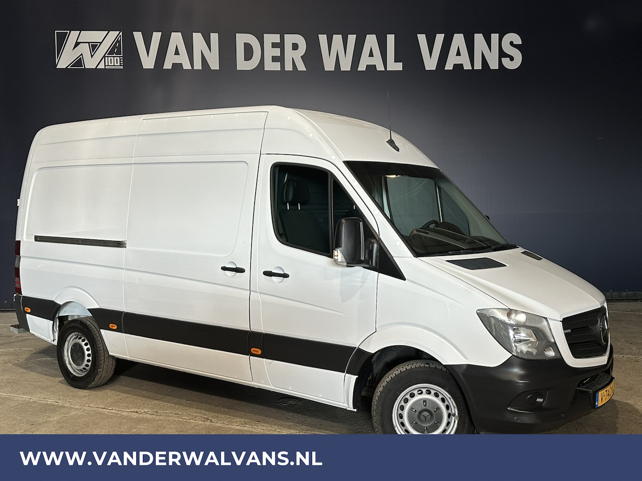 Mercedes-Benz Sprinter - 316 CDI 164pk L2H2 Euro6 Airco | Cruisecontrol | 2800kg Trekhaak | Parkeersensoren multifu - AutoWereld.nl