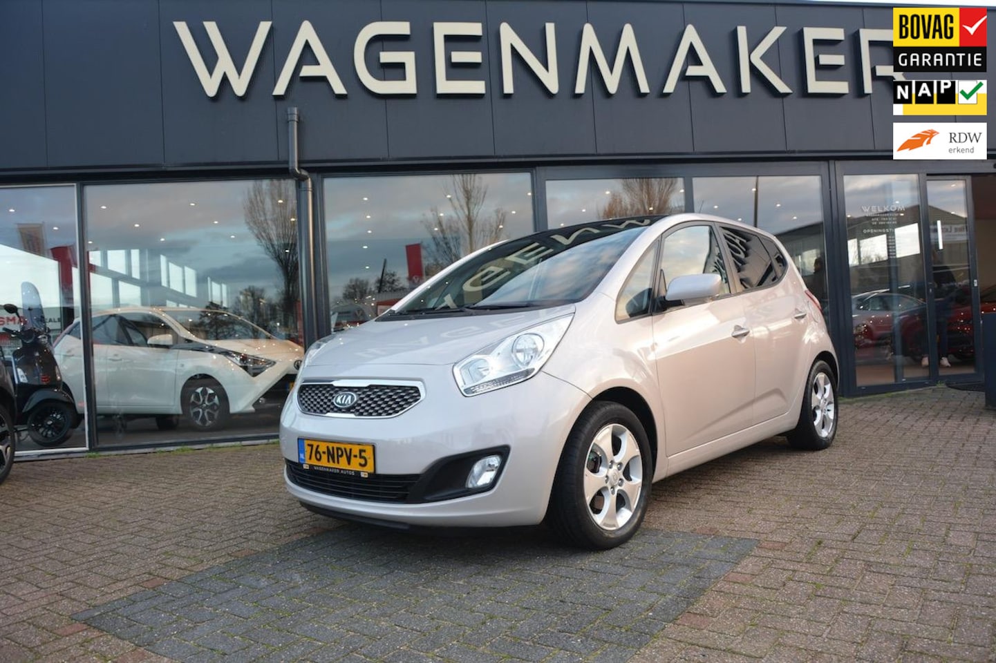 Kia Venga - 1.6 CVVT X-ecutive Aut|Clima|Cruise|Pano Scchuifdak|trekhaak - AutoWereld.nl