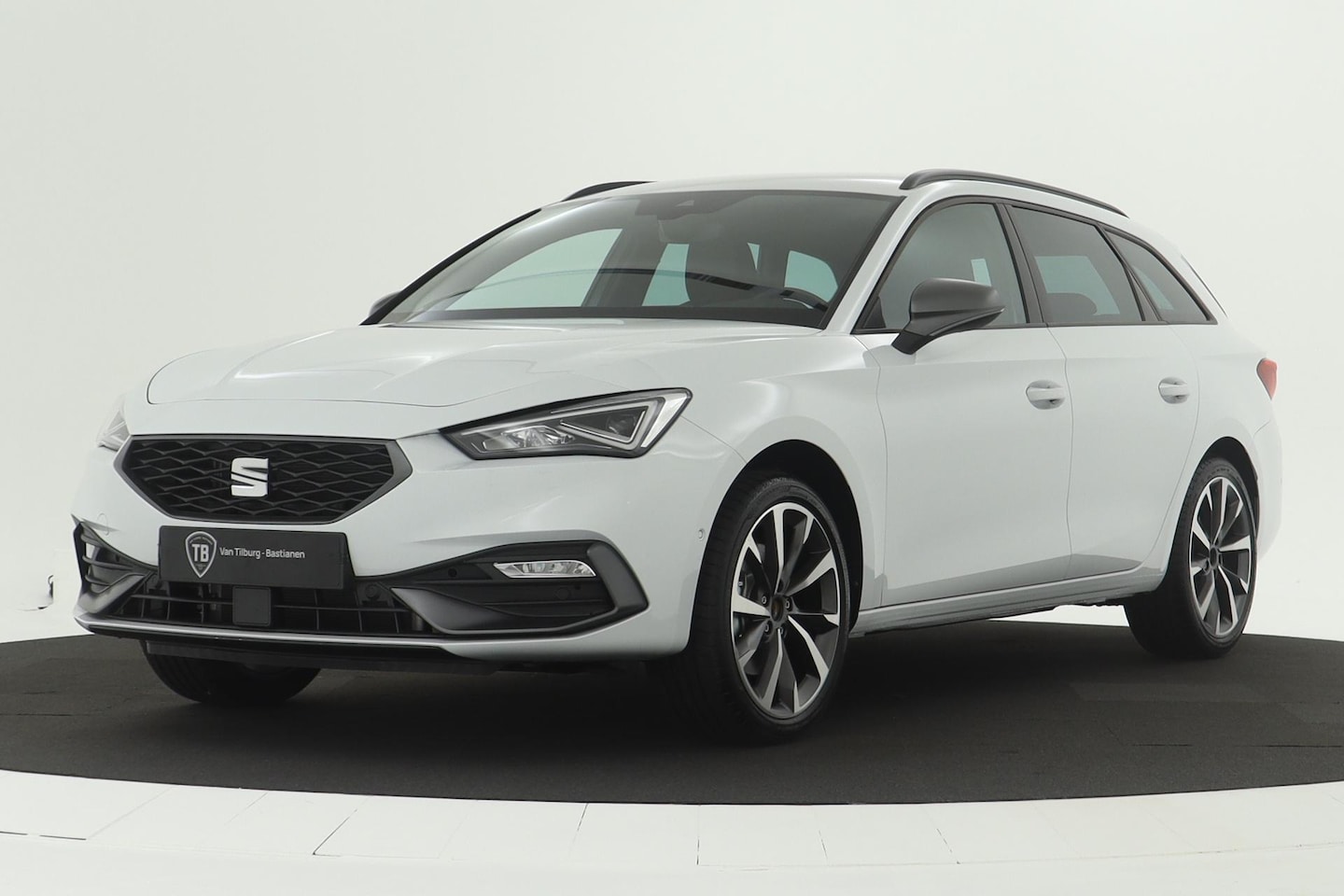 Seat Leon Sportstourer - 1.5 eTSI FR Business Intense 1.5 eTSI FR Business Intense - AutoWereld.nl