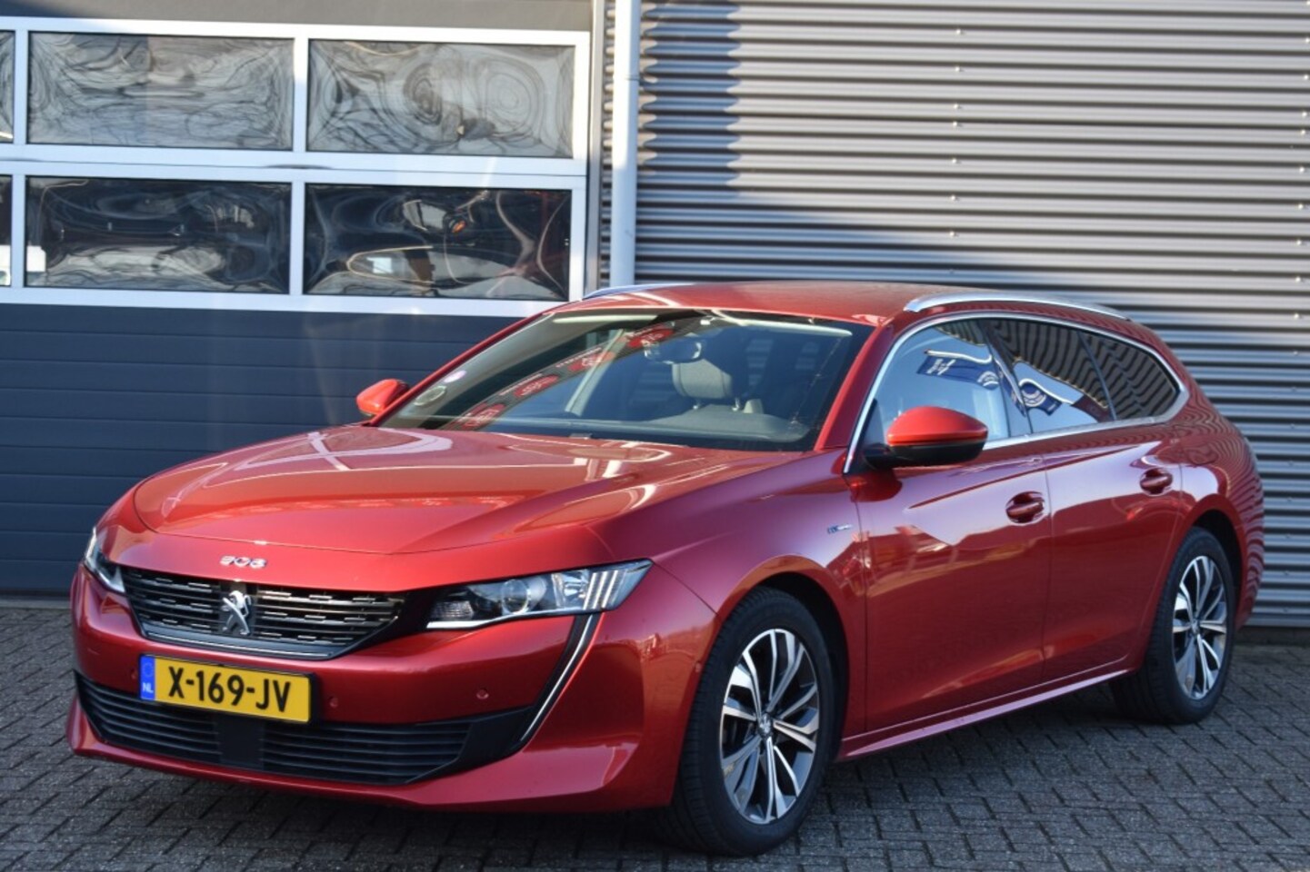 Peugeot 508 - 1.6 HYB / CARPLAY / STOELVERWARMING / CAMERA - AutoWereld.nl