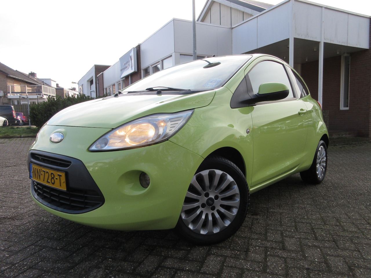 Ford Ka - 1.2 Limited Distributieriem nieuw, airco, 4 seizoenenbanden - AutoWereld.nl