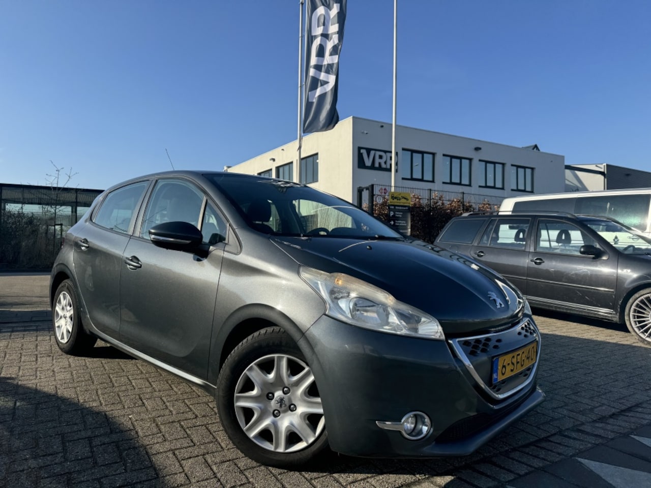 Peugeot 208 - 1.4 e-HDi Navigatie|Parksensoren Blue Lease 2013 - AutoWereld.nl