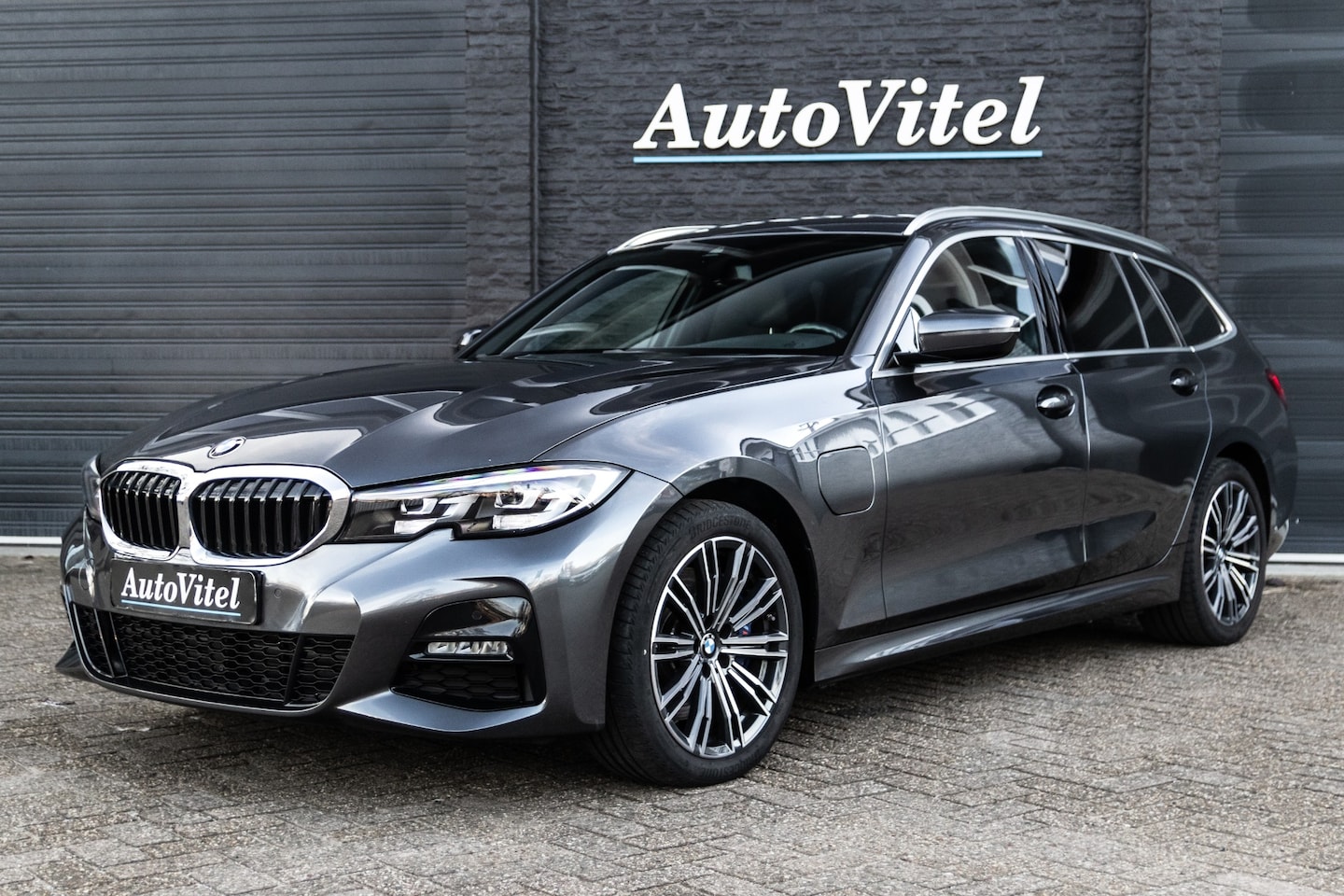 BMW 3-serie Touring - 330e M Sport Steptronic | Stoel + stuurverwarming | Live Cockpit Prof. | LED - AutoWereld.nl