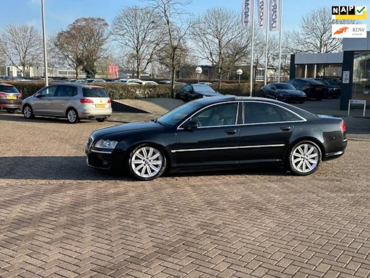 Audi A8 - 4.2 quattro Exclusive automaat,bj.2004,kleur:zwart,NAP met 331070 km.en APK tot 11/2025,op - AutoWereld.nl