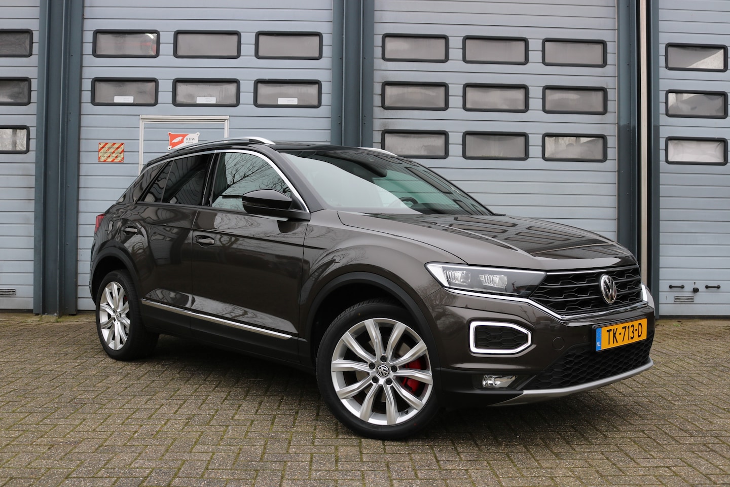 Volkswagen T-Roc - 1.5 TSI Sport Xenon Led Navi Virtual cockpit Panodak T-haak 150pk!! - AutoWereld.nl