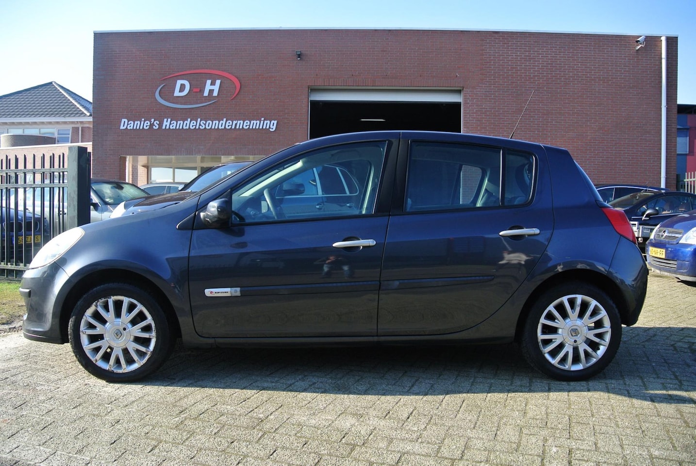 Renault Clio - 1.2-16V Special Rip Curl airco apk 12-12-2025 inruil mogelijk nap - AutoWereld.nl