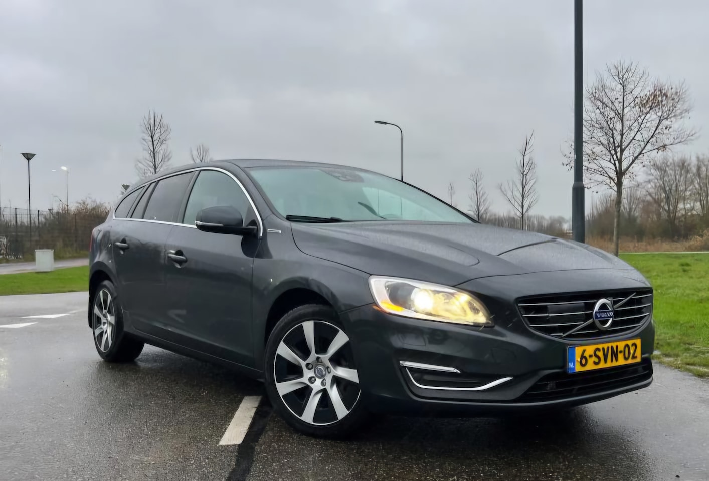 Volvo V60 - 2.4 D6 AWD Plug-In Hybrid Summum - AutoWereld.nl