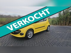 Peugeot 107 - 1.0-12V XR SPORT nieuwe APK