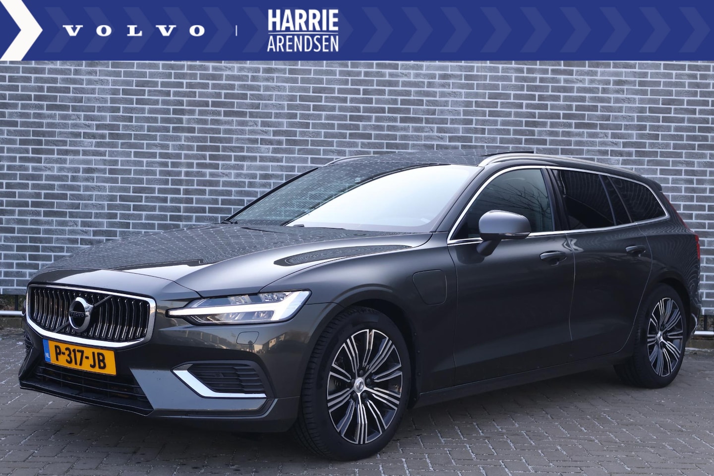 Volvo V60 - 2.0 T8 Recharge AWD Inscription | Trekhaak | Panoramadak | Adaptieve Cruise Control - AutoWereld.nl