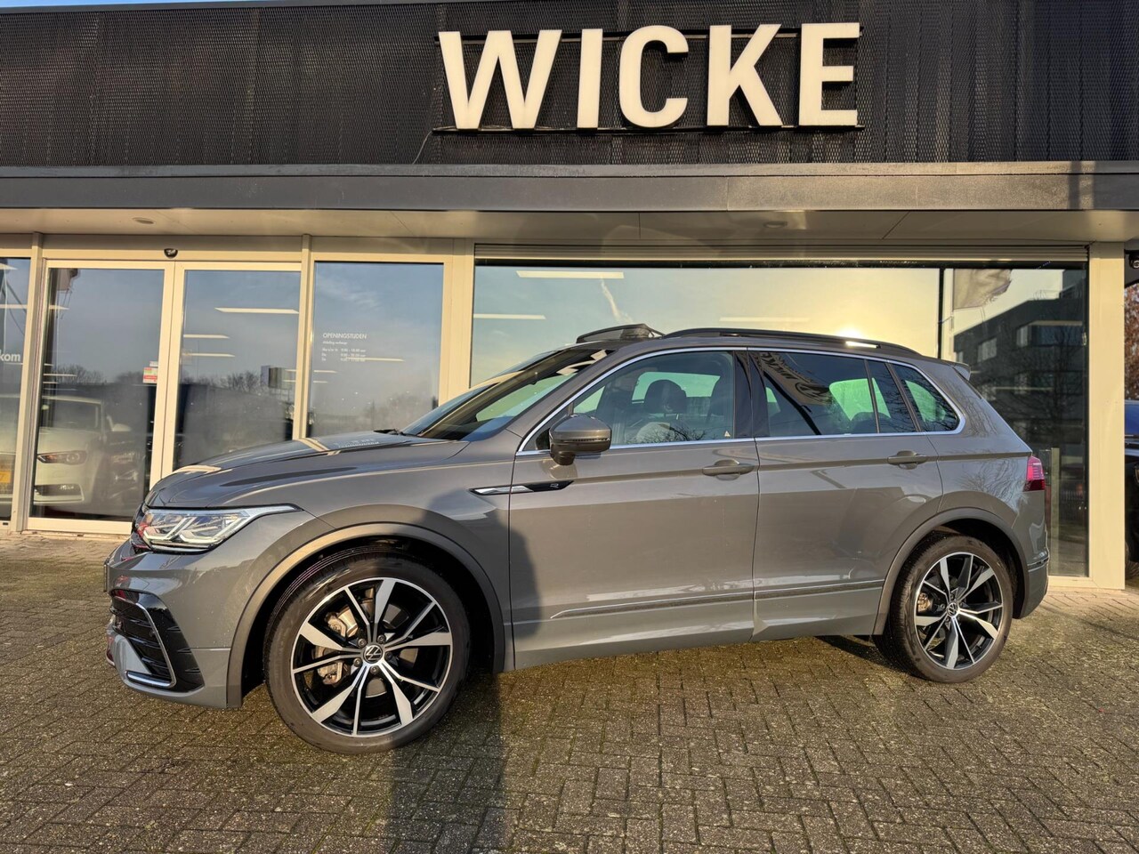 Volkswagen Tiguan - 2.0 TSI 4Motion 245 PK Pano Camera Keyless R Line - AutoWereld.nl