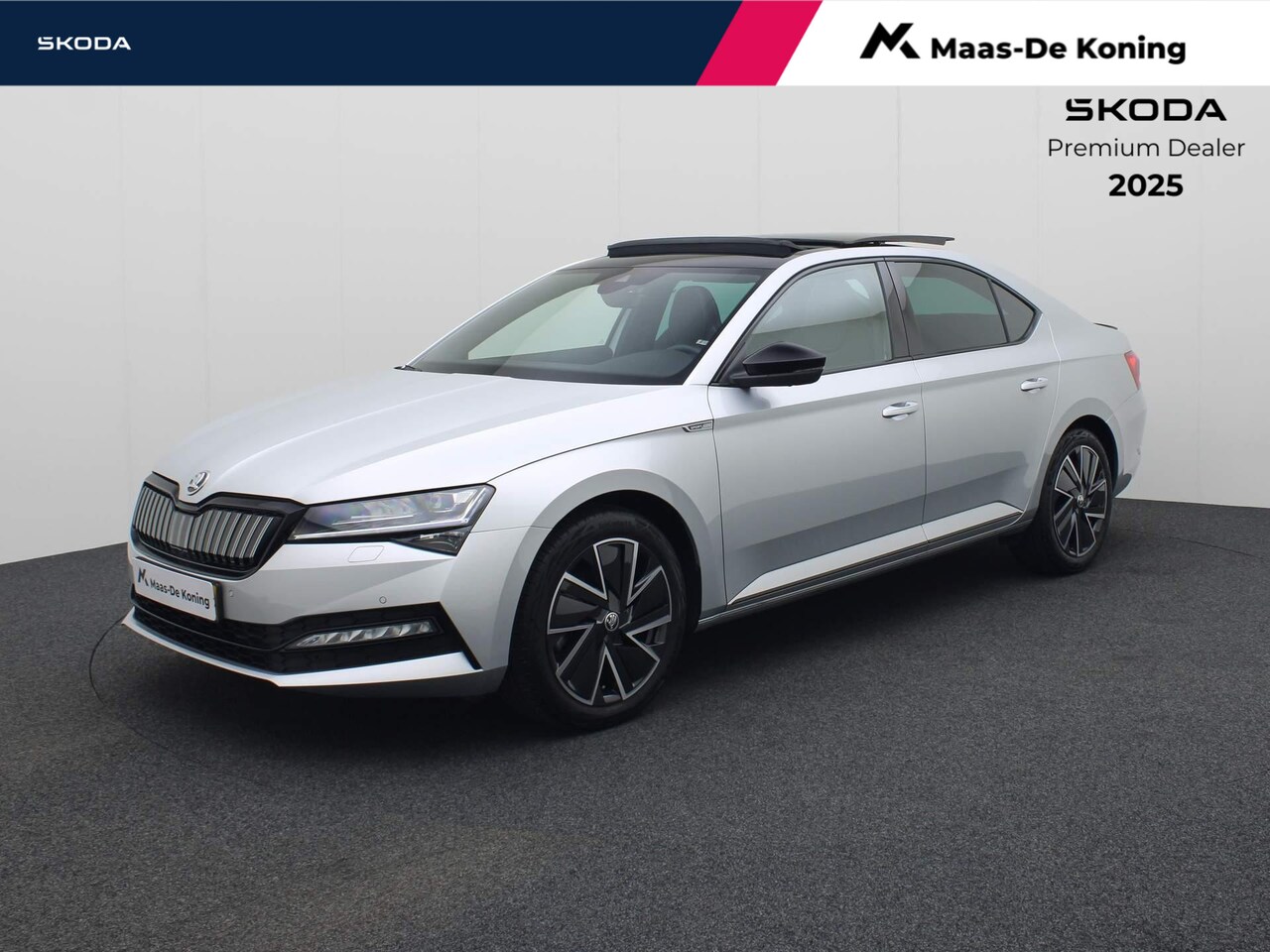 Skoda Superb - 1.4 TSIiV 160kW/218PK Sportline DSG · Panoramadak · Navigatie · Leder/Alcantra · Garantie - AutoWereld.nl