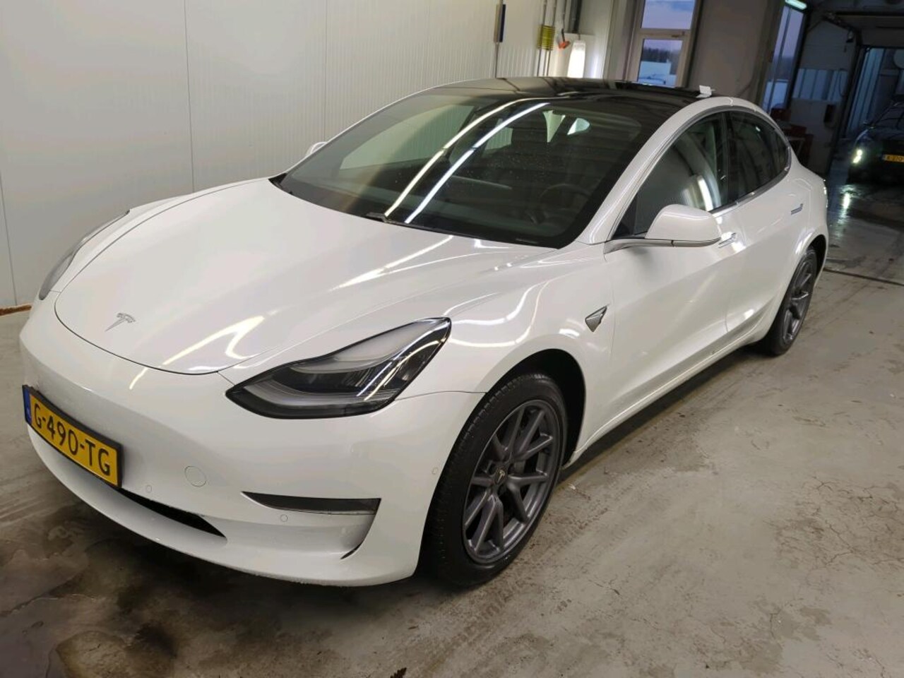 Tesla Model 3 - Standard RWD Plus [ TREKHAAK+AUTOPILOT+PREMIUM AUDIO ] - AutoWereld.nl